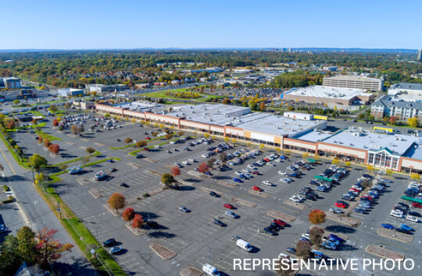 Stabalized Gym Anchored Shopping Center in High-Traffic Dallas County